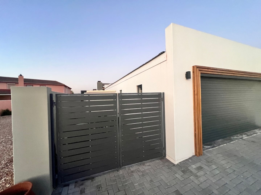 4 Bedroom Property for Sale in Myburgh Park Western Cape